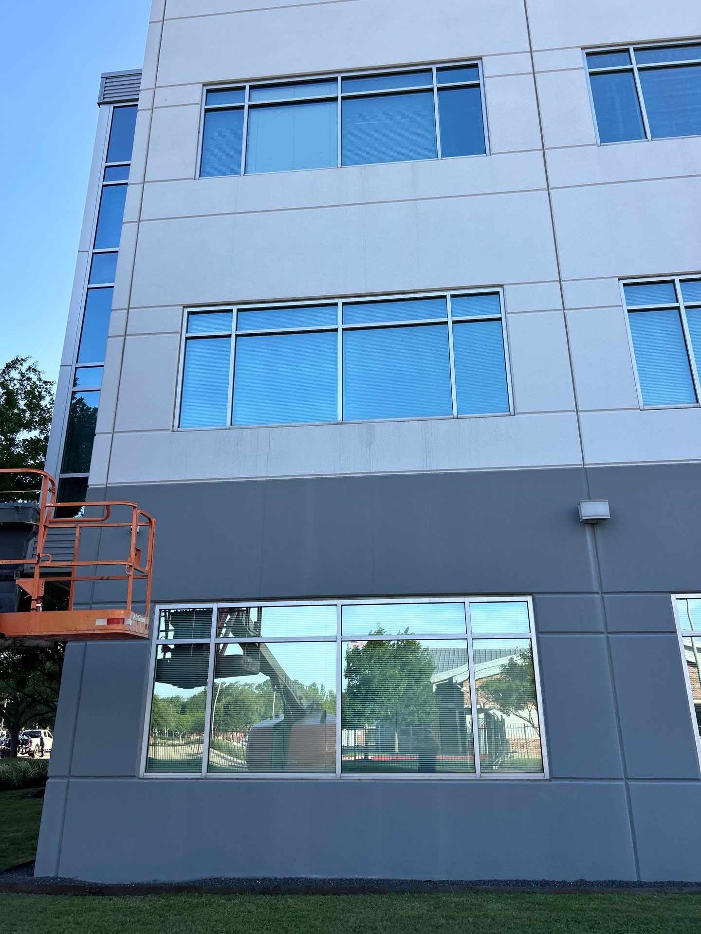 Commercial Building Washing